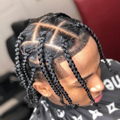 IM Ạ PROFESSIONAL STYLIST 4 YEARS EXPERIENCE 💈 BOOK ME NOW