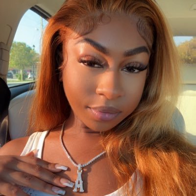Born a Hustler.. Humble soul.. Selfmàde Baddie 💕 Follow my social medias @ BADDASHBOO 😘