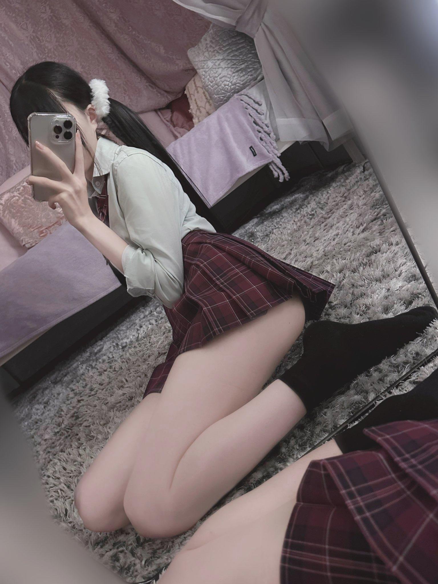 붙임성 강한 편, 잘 안 떨어져요 🐾 | 🎮 밤새 겜 가능 | 🍷 한잔하다가 사랑에 빠질지도