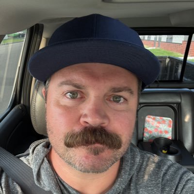 #letsgooilers Saskie born and raised. Lover of lake life