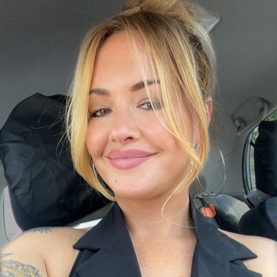 ricalae2812's profile picture. Not everyone can afford my attention prove that you can 💵🐷