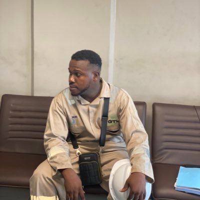 MaxiBComedy's profile picture. 