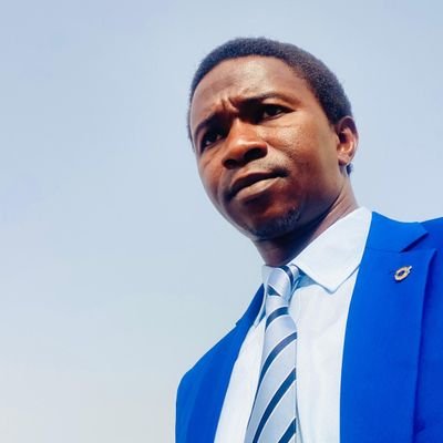 Activiste | Coordonnateur pays @TournonsLaPage Guinée |Président du @renadeguinee | Responsable pôle communication du @Collectif_RAF | militant #anticorruption.