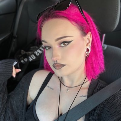 backup/spam for @simplesuccubus ✨ 22 ✨ they/them ✨ tribute $50+ or shut up✨ mdni ✨