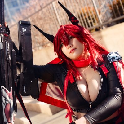 Midwest cosplayer 🧀 I like wearing silly outfits in public 🫣