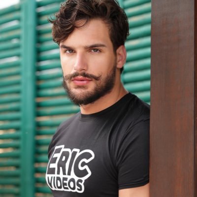 Brazilian, 27 years old, 6'3