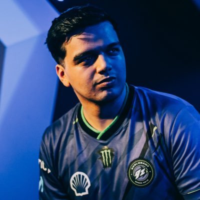 Warzone Pro Player for | Top 1 🇦🇷 | franco.capriz05@icloud.com | 1x WSOW Qualified 1x EWC Qualified | 20yo