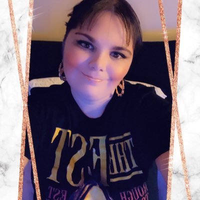 I love wwe wrestling and two of my favorite wrestlers is Bianca belair and Roman Reigns 😊