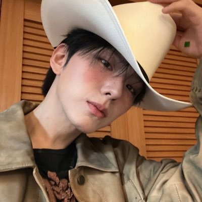 ‧₊˚✩ @pledis_17 + @officialmonstax + @official__wonho reserva: @kihyunartt