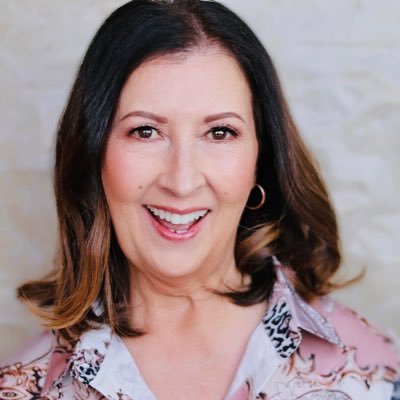 Actor/Singer/Performer/Professional Organizer/Marketing Rep./Passionately Living/ALL THINGS VERONICA!!