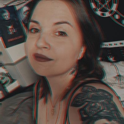 🔮 | she/her▪️🎭🔎🧩 rôliste, ludiste et re rôliste derrière ▪️♿️🎗endogirl en colère