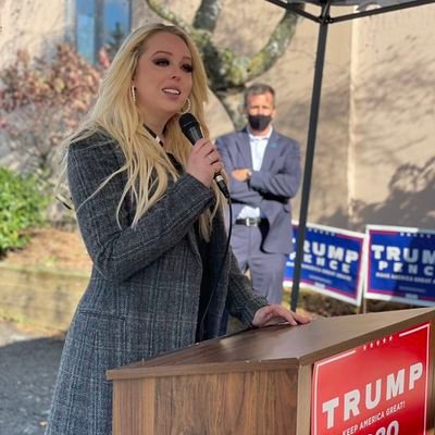 ArianaTrum64726's profile picture. American 🇲🇾 will soon be great forever 🇲🇾👊♥️