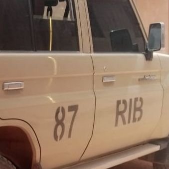 قد يعشقُ الإنسانُ أسوأ بقعةٍ
ويزورها من أجل شخصٍ فيها