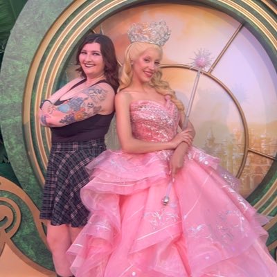 Jersey girl🌊 • Former CM🐭 • Disney 🫧 • HHN❤️🔥 •Delightful Freak😈 IG: samiiii.bier