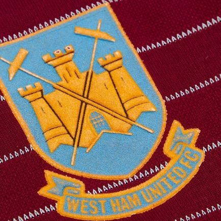 Love football ⚽ West Ham ⚒️ Celtic 🍀 &
Shamrock Rovers 🇮🇪 love books 📚 love music 🎧