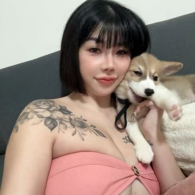 私はファッションモデルです。優しく、純粋に、そして誰にも止められない存在であり続けます。
バックアップがメインになりました(古いアカウントは消えました)
