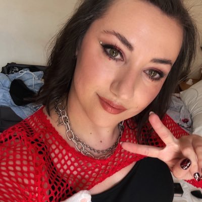 Fan account for The 1975, Stray Kids and probably some other bands too!