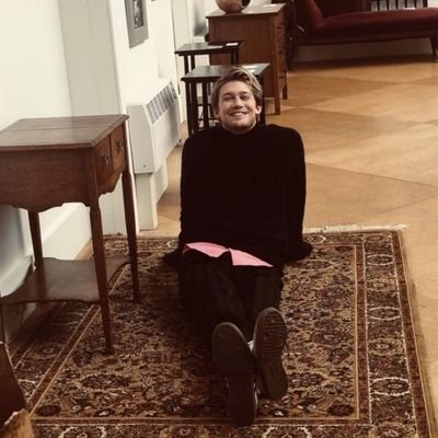 williamboweryy_'s profile picture. #MV1 / #FA14 / Stark sevdalısı
~ Full time yazar, müzisyen part time Öğrenci Psikolog