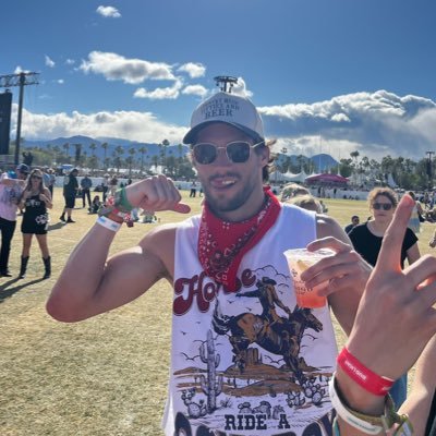 pjconleyy's profile picture. Sponsored by Taco Bell and one day I’ll look like it too 🌮