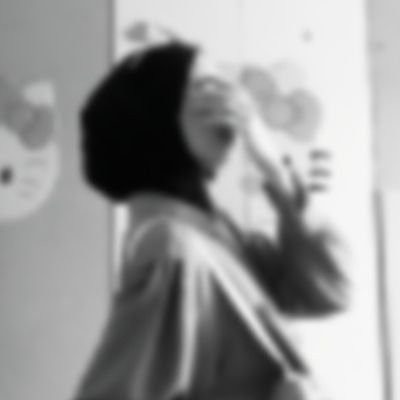 الإكتفاء بالنّفس أمر مُريح جداً
لا ينقصك قُرب أحد ولا يؤلمك بُعده.❤️🩹