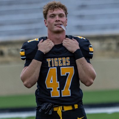 Athlete- Football, Track | Class of ‘25 | MLB/LS | #45 | 6’1 | 220lbs | 4.7 40yd | 28 in vert | 3.8 GPA | First Team all WAC | Team Captain | #785-432-6333