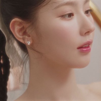 frosbiette's profile picture. 