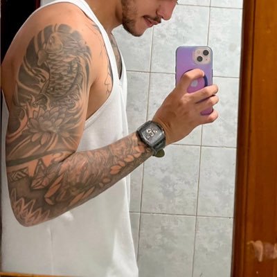Colombiiano, nuevo en Madrid soltero, bi, conocer parejas o solo.