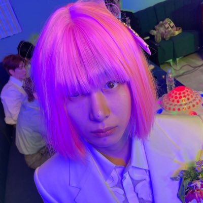 mavis_suu's profile picture. i tweet whatever