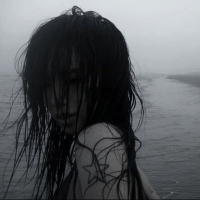 alicebitch87's profile picture. let’s get one thing straight. this user is not.