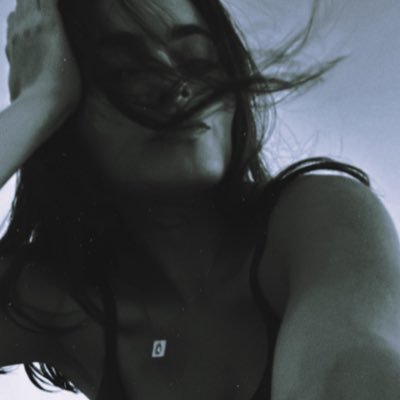 _freckles_23's profile picture. klk