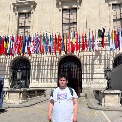 bora / 27 / autistic / ulaşım kartı koleksiyoneri / queen of hearts, wolf alice, katy b and grace davies fan