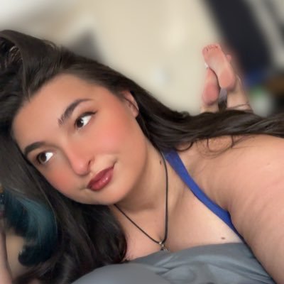 Ethereal findomme who entrances you under her control with her words, curves, a little bit of witchcraft ✨ fall under my spell with every branch of my linktree
