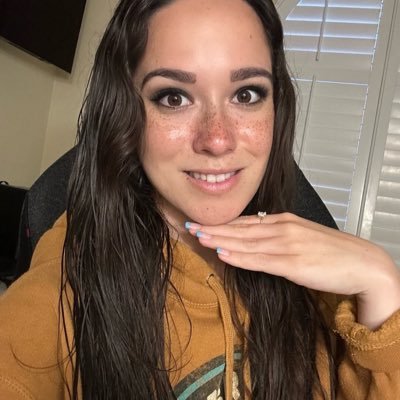Single💞 Living best life Rip mom 😭💔 Follow for follow ✞ | 1 corinthians 16:14 ♡︎