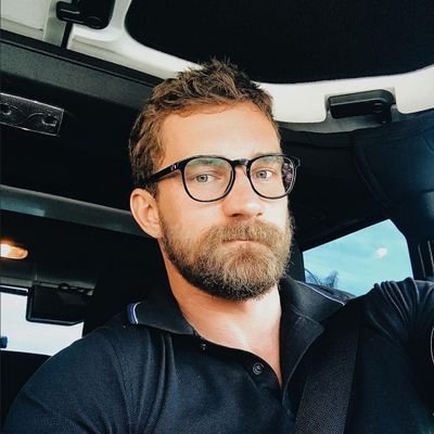 ᅠᅠᅠᅠᅠᅠ ᅠᅠᅠᅠÉ𝙩𝙞e𝙣n𝙚 Profile