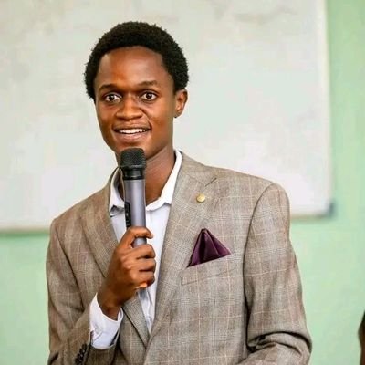 emongo_browns's profile picture. Coach en communication et lauréat de plusieurs concours d’éloquence,