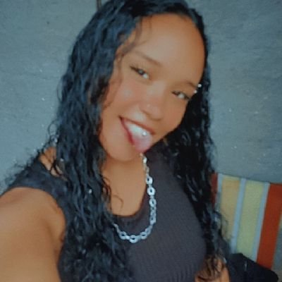 • Gemini ♊
• Mãe de uma princesa 👸🏼❤️
• 25y

Somos seres temporários prometendo eternidades 🙃