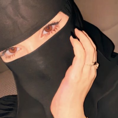 XMuslimGoddess's profile picture. 18// Muslim Goddess💅🏿 📍Germany / Dubai/London Serve me 🫵🏻 40€ tribute to speak 👑 https://t.co/viFy7usuKl