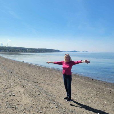 Laval, Rosemère, Rimouski, Pointe au Père, Ste-Thérèse Blainville, Montreal, Ottawa, Sudbury...et on retourne à Laval. Mamie de 2♥️👫. J' aime vous lire !