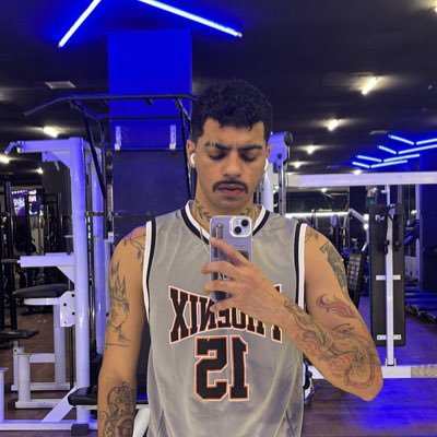 palhaçadinhas e biscoitagem 🔥😈 https://t.co/OQtVclLCDA