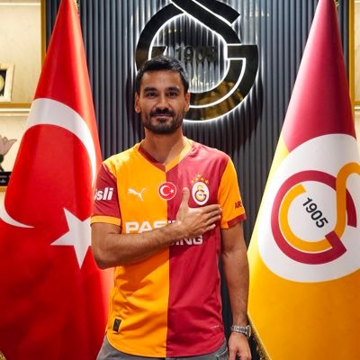 ilkay gundogan holiganı.imparator okan buruk. maaşlı okan buruk trolu. okan üniversitesi kaan ayhan hayranı.