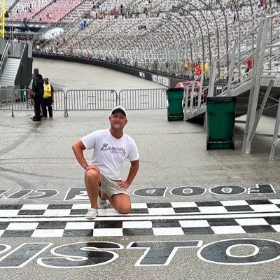 💖Dad💖Sports snob 🎧 #NASCAR Fan for life🏁 @Titans 🏈 Healthcare Worker🏥 Weather Geek⚡ God Lover ⛪ @gvsualum 💙Stay Blessed💯