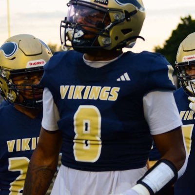 @JayelinVawter Locked!: CO 26’ 3.5 GPA, Niles HS| 6’6 235lbs OLB/DE/TE 4.69 40YD| jayelinvawter@gmail.com / https://t.co/5USo401xMa / #269-635-8166