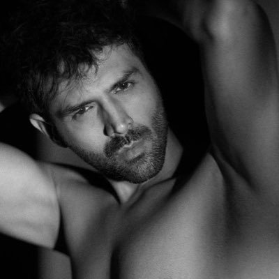 veeraaryan11's profile picture. Tu Meri Zindagi Hai