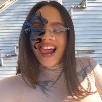 fan account @anitta & @rosalia (antigo chickenteriyaki)