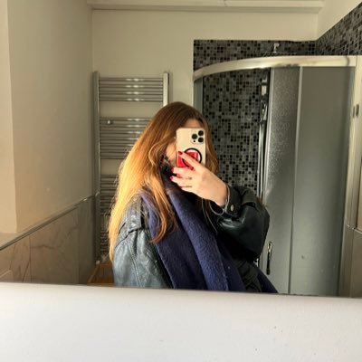 Ale_blackaller's profile picture. Opiniones a título personal | (ella/la)