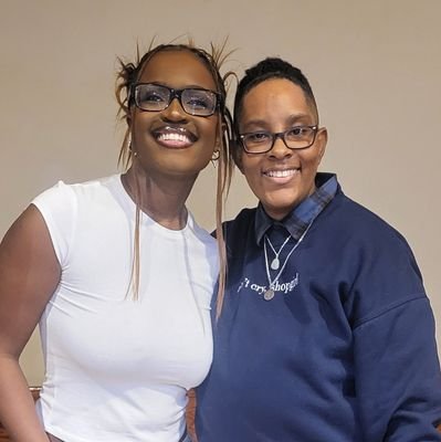 They/Them
Agender, Afro-Puerto Rican Musician. We Live, We Love, We Serve!
B.A. in MUSIC BUSINESS, ECSU C/O 2015
Bookworm, Vinyl Collector.