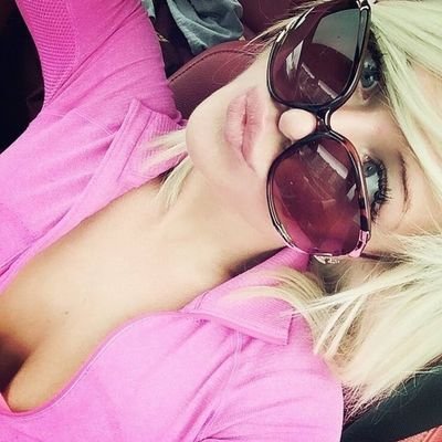 Business Management Bsc
Health Coach
Life Coach
Fashionista
Content creator