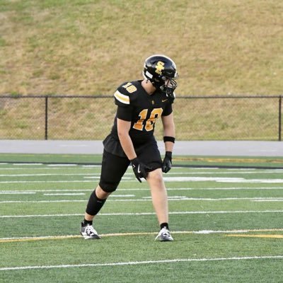 Southeast Polk ‘28 |🏈🏃| 6’2 215| TE |4.1 GPA| email- drakecox34@gmail.com