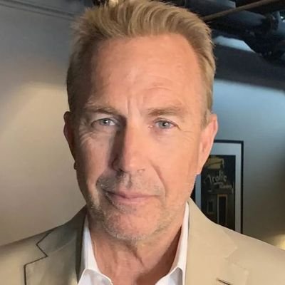 Kevin Costner -Guitarist/Producer
Big Thanks to all my fans all over the globe #Costnerfamily 🌐🙏🏼