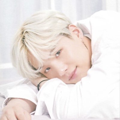 MY_JH_K09's profile picture. 出逢いは別れの始まり。別れは出逢いの始まり。でも大切にしたい。皆さんの優しさと心遣いに感謝してます。ここは自由な場所であり不自由な場所。 自分次第。辛い時は逃げてよし。逃げるが勝ちもあり。 ユンギさんの底なし沼にハマりました。本当の優しさを持つ人になりたい。私と合わない人ごめんなさい。いつも心にMin Yoongi💜